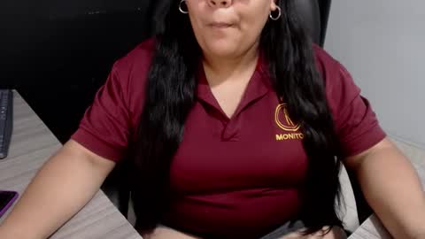 Snapshot of angy_ro12 chatting on 10/14/25, 09:04 angy online show from 10/14/25, 09:04