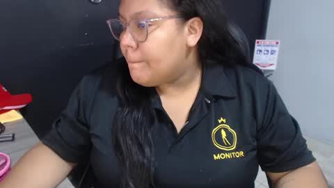 Snapshot of angy_ro12 chatting on 06/01/26, 12:40 angy online show from 06/01/26, 12:40