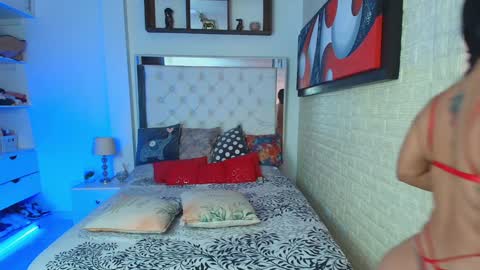 laura  online show from 12/24/24, 02:54