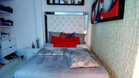 laura  online show from 10/09/25, 11:58