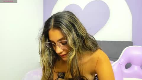 Snapshot of aniie_princess_18 chatting on 03/14/26, 02:39 anni online show from 03/14/26, 02:39