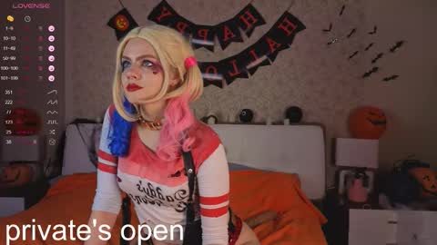 Snapshot of anika_heir chatting on 10/31/25, 02:18 Alice online show from 10/31/25, 02:18