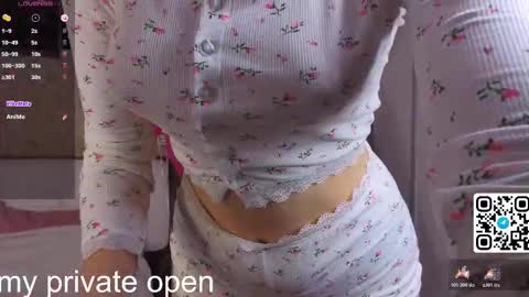 Snapshot of anika_heir chatting on 11/19/25, 02:06 Alice online show from 11/19/25, 02:06