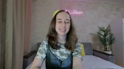 anikabloom online show from 01/31/25, 08:12