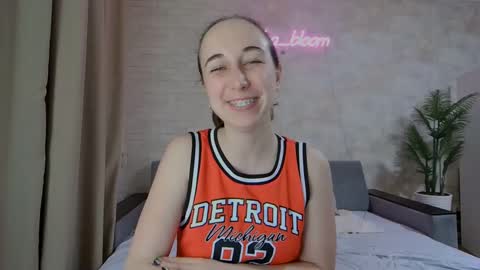 anikabloom online show from 02/13/25, 04:54