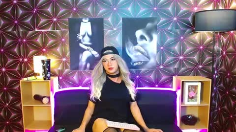 Anika online show from 02/02/25, 03:17