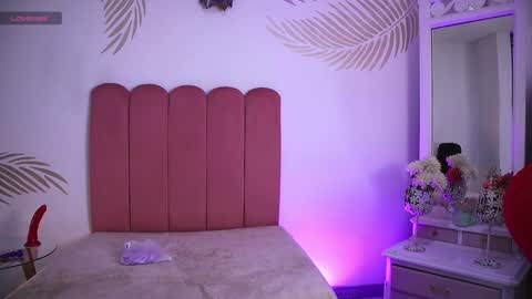 Lauren Anika online show from 02/05/25, 12:06