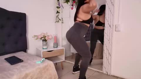 Lauren Anika online show from 03/12/25, 12:15