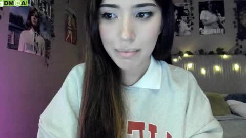 Snapshot of anisa_sweet chatting on 09/27/25, 05:34 Anisa Moan from LovenseWet from Tip MenuOpen for Private online show from 09/27/25, 05:34