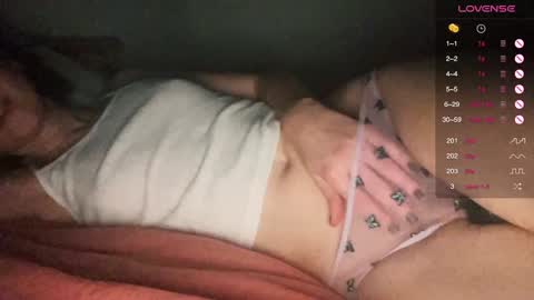 Snapshot of anise_rose chatting on 01/15/25, 06:29 Anise online show from 01/15/25, 06:29