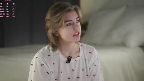 Snapshot of anishavivo chatting on 12/18/25, 01:06 AnishaVivo online show from 12/18/25, 01:06