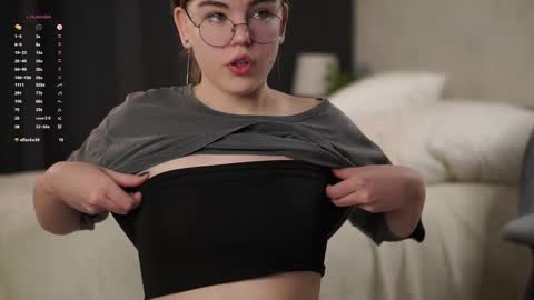 AnishaVivo online show from 02/01/26, 02:15