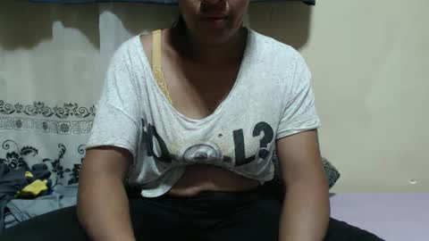 Snapshot of anishey chatting on 10/25/25, 03:18 anishey online show from 10/25/25, 03:18