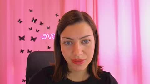 Anni online show from 10/19/25, 06:25