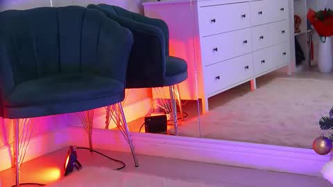 anissia teaser online show from 12/18/25, 05:46