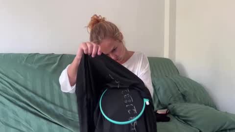 Snapshot of anita__hills chatting on 12/31/24, 05:00 anita__hills online show from 12/31/24, 05:00