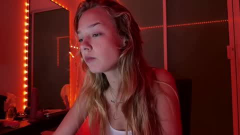 Snapshot of anita__hills chatting on 09/29/25, 05:51 anita__hills online show from 09/29/25, 05:51