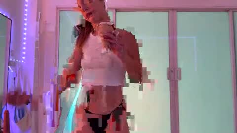 Snapshot of anita__hills chatting on 10/04/25, 02:09 anita__hills online show from 10/04/25, 02:09