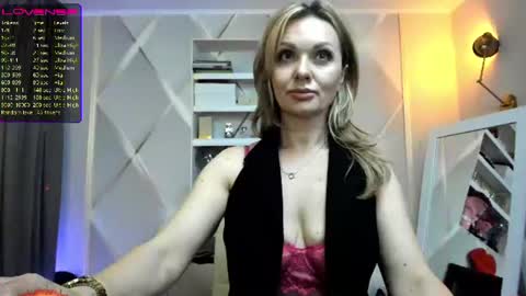 Snapshot of anita_forever chatting on 06/19/26, 09:18 Anita online show from 06/19/26, 09:18