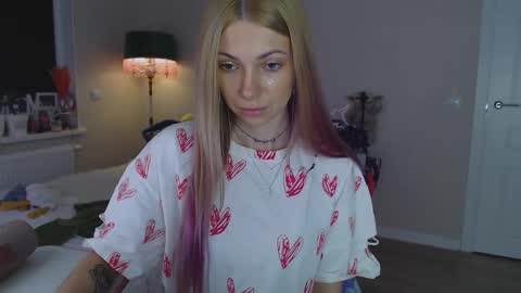 Snapshot of anita_moon_ chatting on 11/03/25, 12:57 anita_moon_ online show from 11/03/25, 12:57