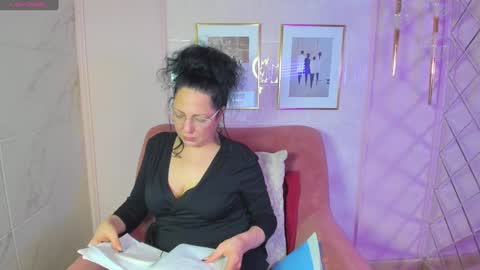Snapshot of anita_muse chatting on 12/20/24, 02:27 Anita online show from 12/20/24, 02:27