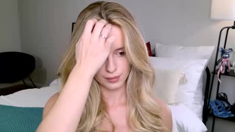 Anita online show from 09/29/25, 01:05