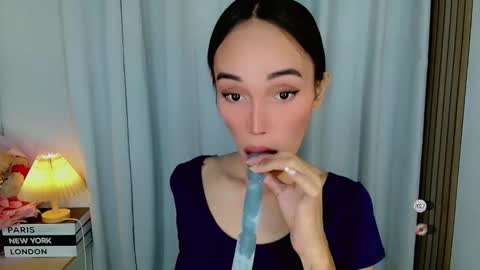 Snapshot of anitaguen chatting on 12/17/25, 12:05 anita online show from 12/17/25, 12:05