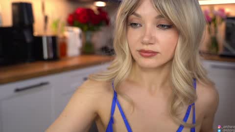 Im Anita thumb up me please its important online show from 03/13/26, 06:47