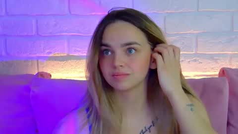 AnitaVenture online show from 10/04/25, 04:32