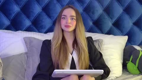 AnitaVenture online show from 04/06/26, 04:46