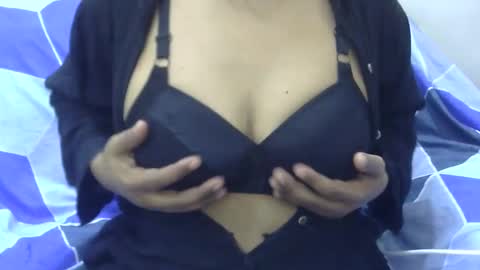 anjali_dogra786 online show from 09/27/25, 07:57