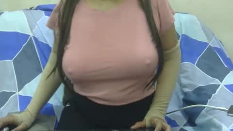 anjali_dogra786 online show from 11/26/25, 08:37