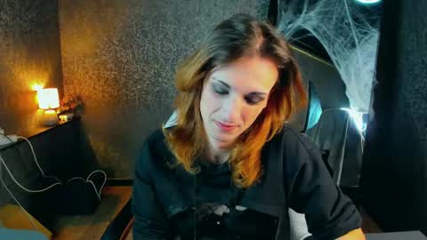 Snapshot of anjella_botton chatting on 05/18/26, 04:07 Angel online show from 05/18/26, 04:07