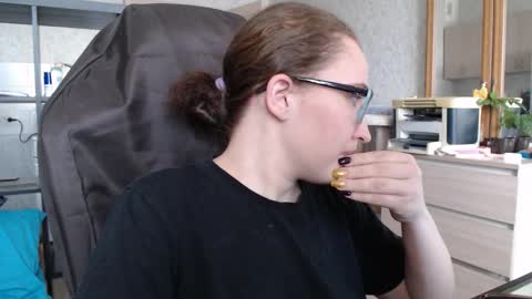Snapshot of ankey_rayah chatting on 12/17/24, 06:35 Nameless online show from 12/17/24, 06:35