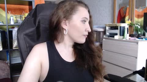 Snapshot of ankey_rayah chatting on 12/19/24, 08:02 Nameless online show from 12/19/24, 08:02
