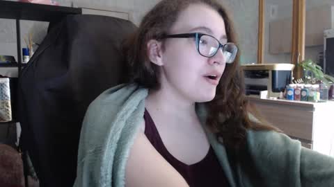 Snapshot of ankey_rayah chatting on 01/17/25, 11:07 Nameless online show from 01/17/25, 11:07