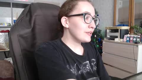 Snapshot of ankey_rayah chatting on 01/19/25, 07:04 Nameless online show from 01/19/25, 07:04