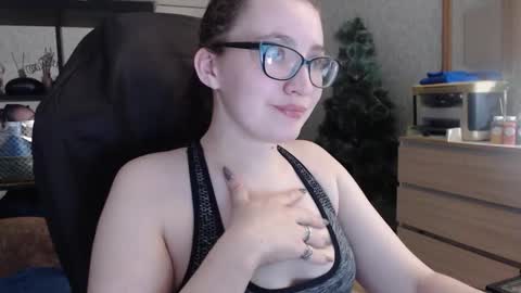 Snapshot of ankey_rayah chatting on 02/11/25, 04:24 Nameless online show from 02/11/25, 04:24