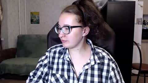 Snapshot of ankey_rayah chatting on 09/13/25, 05:35 Nameless online show from 09/13/25, 05:35
