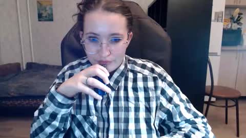 Snapshot of ankey_rayah chatting on 10/22/25, 04:29 Nameless online show from 10/22/25, 04:29