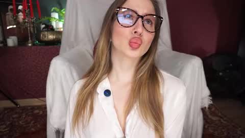 Ann online show from 10/17/25, 02:19