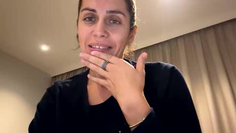 Anna online show from 11/05/25, 08:20