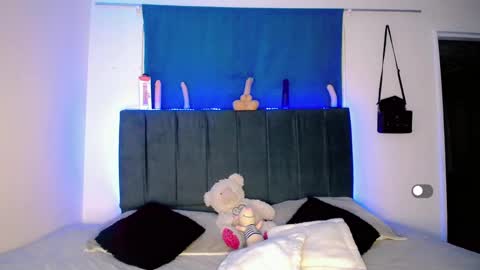 Anailyn figueroa online show from 11/07/25, 03:17