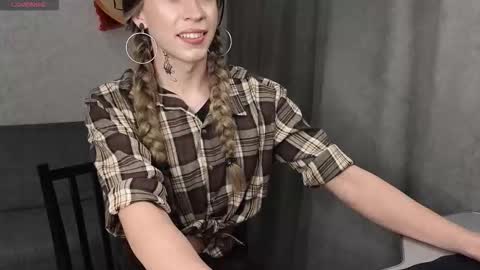 Snapshot of anna_inheart chatting on 03/01/26, 03:03 Anna online show from 03/01/26, 03:03