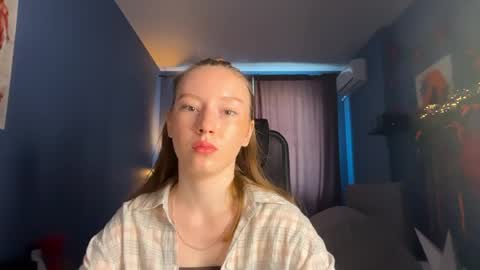 Snapshot of anna_kare chatting on 05/26/26, 10:22 Anna online show from 05/26/26, 10:22