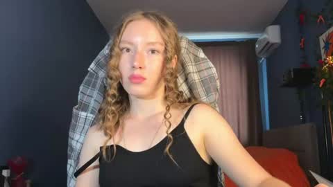 Snapshot of anna_kare chatting on 06/14/26, 01:46 Anna online show from 06/14/26, 01:46