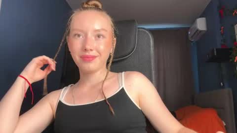 Snapshot of anna_kare chatting on 06/18/26, 04:11 Anna online show from 06/18/26, 04:11