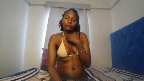 Snapshot of anna_kinky1 chatting on 10/14/25, 09:32 anna kinky1 online show from 10/14/25, 09:32