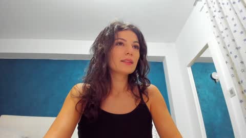 Snapshot of anna_lewis chatting on 12/10/24, 10:06 Anna online show from 12/10/24, 10:06