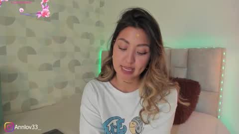 Snapshot of anna_loveu chatting on 09/18/25, 08:44 Ana Lucia online show from 09/18/25, 08:44